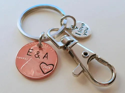 Miniatura 7 de Custom Hand Stamped 2 Personalized Penny Keychains, Anniversary Gift, Husband Wife Key Chain, Boyfriend Girlfriend Gift, Customized Couples Keychains