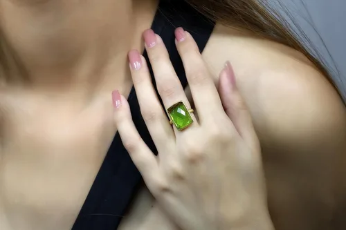 Miniatura 2 de Juego de bisel anillo rectangular de peridoto Joyería llena de oro Anillo de piedra natal de agosto para mujer