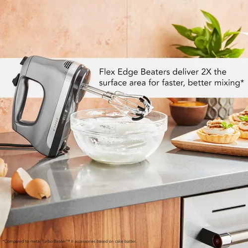 Miniatura 7 de KitchenAid Paquete de batidora de mano de 7 velocidades (KHM7210) con accesorio de batidor de borde flexible