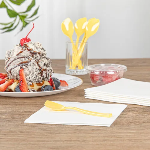Miniatura 6 de Restaurantware Cucharas de postre de 4.5 x 1 pulgada, 500 cucharas de degustación desechables, asas resistentes, cucharas de plástico amarillo bebé