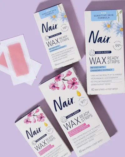 Miniatura 3 de Nair Tiras depiladoras listas para piernas y cuerpo, kit de depilación sin ensuciar para depilación, paquete de 3 tiras de cera, 40 unidades cada