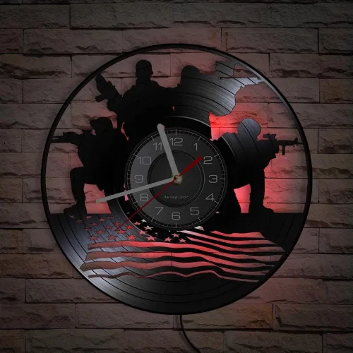 Miniatura 4 de Reloj de pared militar de 12 pulgadas, diseño patriótico, 7 colores cambiantes, soldados LED con bandera estadounidense, reloj de pared, regalo