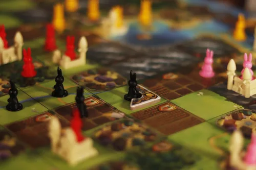 Miniatura 5 de IELLO: Bunny Kingdom, juego de mesa de estrategia, expande tu feudo con solo una liebre, tiempo de juego de 45 minutos, 2 a 4 jugadores, para edades
