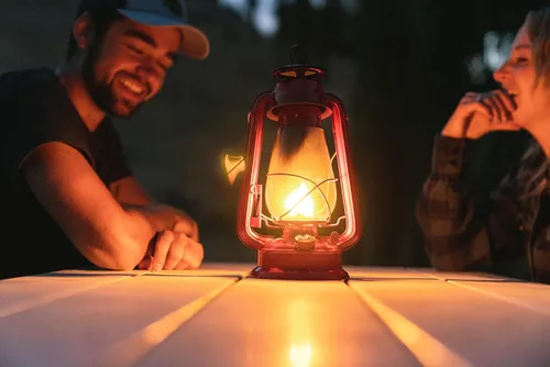 Miniatura 8 de Stansport Hurricane Lantern – Classic Metal Kerosene Oil Lamp with Glass Globe and Adjustable Wick – Portable Emergency Lighting & Decorative