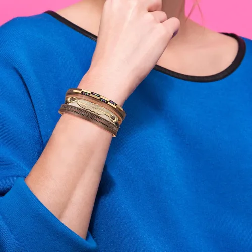 Miniatura 2 de Pulsera de cuero con cierre magnético de estilo bohemio con aros planos (D, talla única)