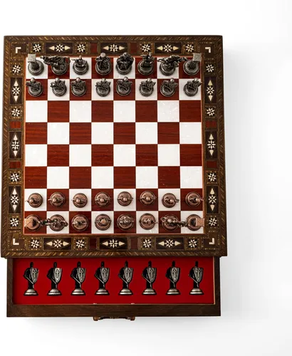 Miniatura 8 de Juego de ajedrez de madera de lujo con piezas metálicas del ejército británico, tablero de ajedrez de nogal hecho a mano con almacenamiento, regalo