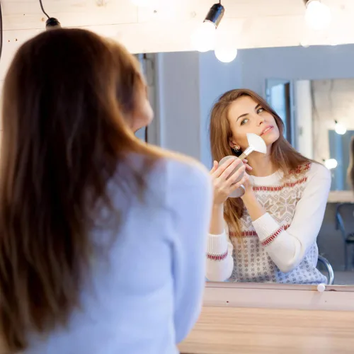 Miniatura 6 de Paquete de 4 cepillos de abanico para mujer, cepillo de cerdas suaves para resaltar la cara, cepillo para rubor con mango largo, cepillos