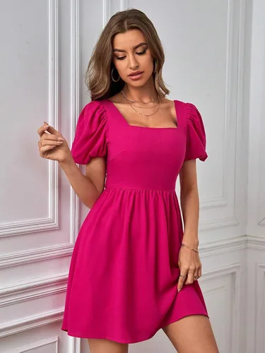 Miniatura 4 de WDIRARA Vestido acampanado de verano con mangas abombadas y cuello cuadrado y lazo en la espalda para mujer