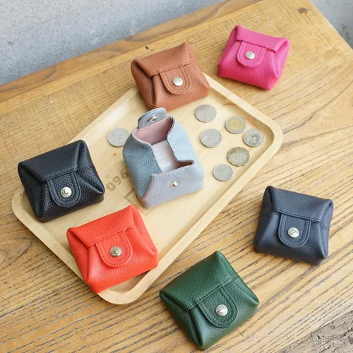 Miniatura 107 de Cockatoo Monedero de cuero genuino para cambio, mini billetera con bolsillo a presión para hombres y mujeres, Rojo (Aurora Red), Casual