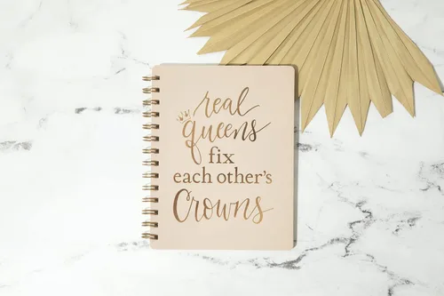 Miniatura 4 de Real Queens Fix Each Other's Crowns Cuaderno espiral en paleta de rubor 5.75 x 7.5 pulgadas Paquete de 3