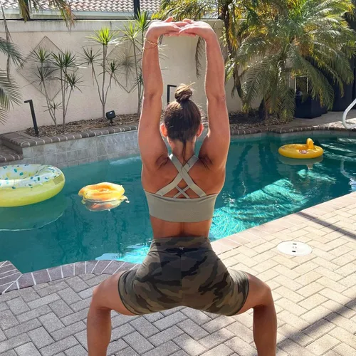 Miniatura 3 de Evercute - Brasier deportivo para mujer, con relleno, tirantes cruzados y sin costuras, brasier de soporte medio para alto impacto, ideal para yoga
