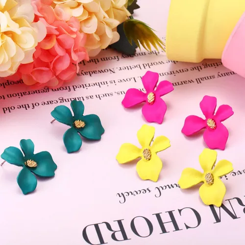 Miniatura 4 de 7 pares de aretes de flores estilo playa boho para mujer, aretes con forma de margarita con brote dorado