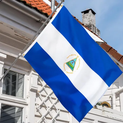 Miniatura 6 de XIFAN Bandera de Nicaragua prémium de 3 x 5 pies para exteriores, bandera de país nicaragüense grande de doble cara de nailon 210D, decoración