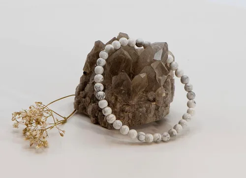 Miniatura 6 de LTC Designs Pulsera elástica de howlita blanca redonda brillante de 0.157 in, 6.5 pulgadas para hombres, mujeres y adolescentes, Gema, howlita