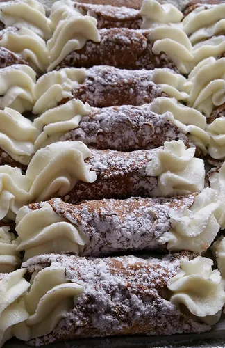 Miniatura 2 de New York Fresh Cannoli Cream - 6 libras Frank and Sal Bakery Cuatro bolsas de pastelería de 1.5 libras.