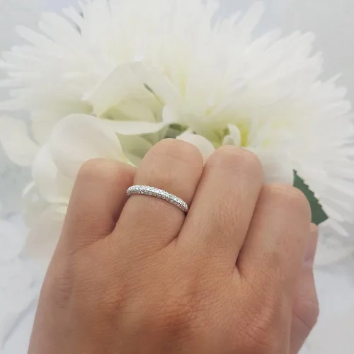 Miniatura 4 de Dazzlingrock Collection Anillo apilable de 0,25 quilates con diamantes redondos de 18 quilates para mujer, de oro blanco
