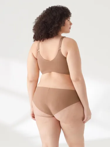 Miniatura 2 de True & Co Sujetador de tirantes ajustables con cuello en V suave para mujer