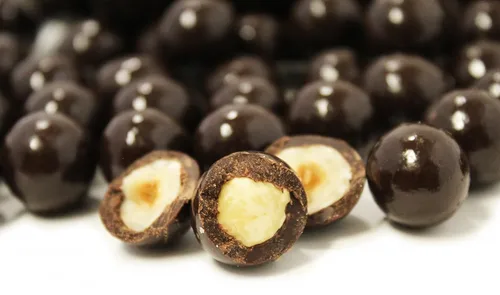 Miniatura 4 de Its Delish - Avellanas cubiertas de chocolate negro gourmet (1 libra)