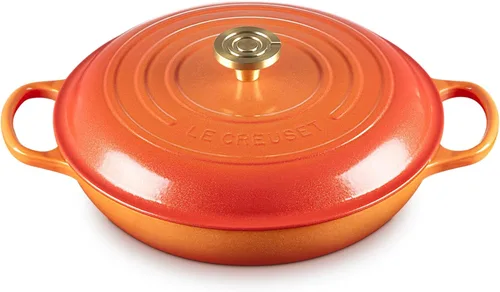 Miniatura 30 de Le Creuset Braiser Signature de hierro fundido esmaltado, 5 cuartos de galón, Flame Llama