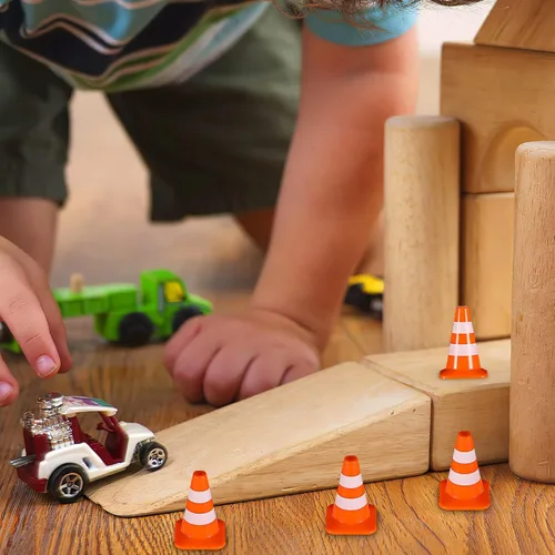 Miniatura 5 de TOYANDONA 7 mini conos de tráfico, 1. Señales de tráfico de juego de 37 pulgadas, conos de seguridad, mini señales de tráfico de juguete para niños