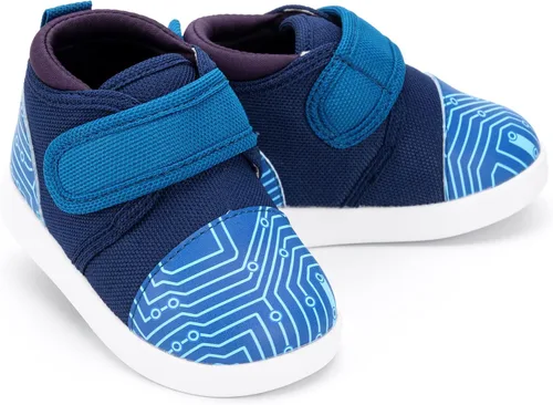 ikiki Zapatillas deportivas para niños pequeños y niños pequeños. Tenis de ajuste espacioso. Nota no chirriantes, puntera y talón de cuero vegano