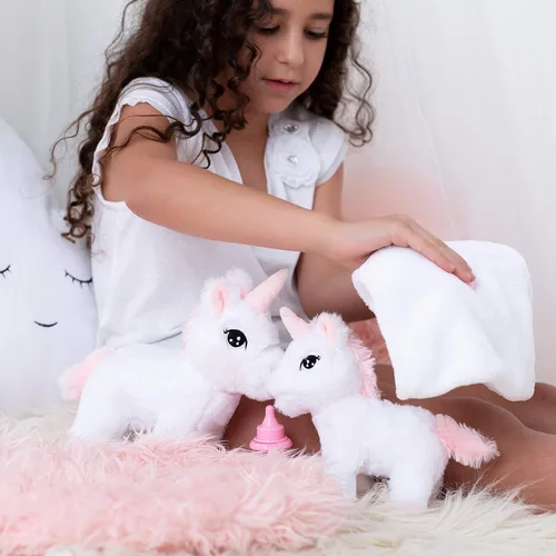 Miniatura 5 de Perfectto Design Juguetes de unicornio para niñas de 3, 4, 5 años. Set de 4 piezas - Animal de peluche mamá bebé, bolso y una manta para muñeca.