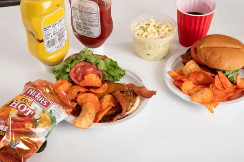 Miniatura 6 de HERR'S Papas fritas Red Hot, 1 onza (paquete de 36 bolsas) – Papas fritas crujientes y picantes – Perfectas para los amantes de los snacks que les
