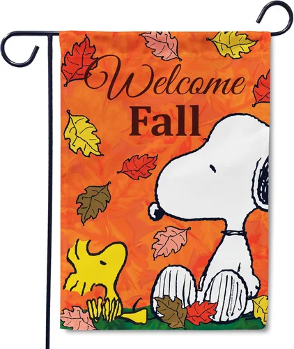 Flagology, PEANUTS Falling Leaves Welcome Snoopy & Woodstock - Bandera de jardín de 12 x 18 pulgadas, bandera para exteriores, tela exclusiva de