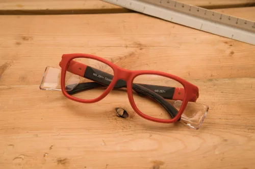 Miniatura 4 de MAGID Gafas de seguridad Y50 para construcción Marco rojo — 2 pares, lente transparente Escudos laterales, ANSI Z87.1+, antivaho y resistente a