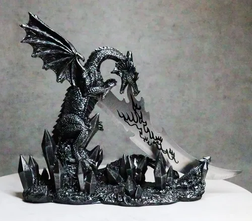 Miniatura 2 de Ebros Medieval Dreamwork Fantasía Dragón Fuego Aliento Daga Abrecartas Cuchillo con soporte de base, estatua de decoración de oficina en casa Figura