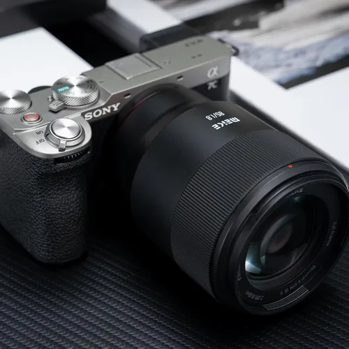Miniatura 5 de Meike 85mm F1.8 SE Mark II STM AF Full Frame Lente de Telefoto Media Auto Focus de Alta Resolución 8K Retrato Compatible con Cámaras Sin Espejo Sony