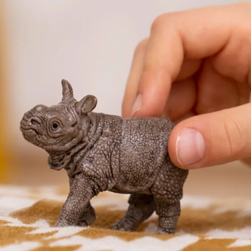 Miniatura 2 de Schleich Wild Life - Figura realista de rinoceronte indio para bebé, juguete auténtico y altamente detallado, duradero para educación y juego