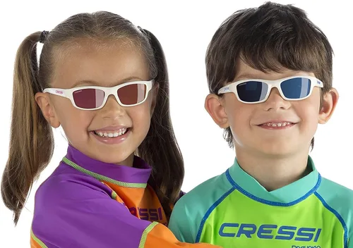 Miniatura 5 de Cressi Gafas de sol deportivas frescas para niños lentes polarizadas antirayos UV para niños de 2 a 15 años Maka Yogi
