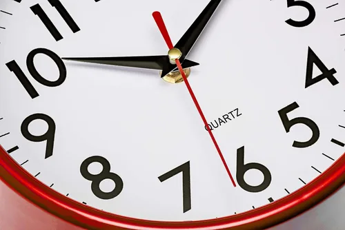 Miniatura 4 de Bernhard Products Reloj de pared rojo de 8 pulgadas, retro, silencioso, sin tictac, de cuarzo, funciona con pilas, para oficina, aula, dormitorio