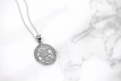 Miniatura 5 de CaliRoseJewelry Collar con dije redondo de plata de ley San Jorge Pray for Us