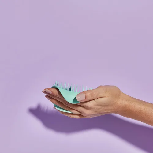 Miniatura 9 de Tangle Teezer Ultimate Detangler cepillo y paquete de masaje para el cuero cabelludo, para exfoliar y desenredar tipos de cabello teñido, fino