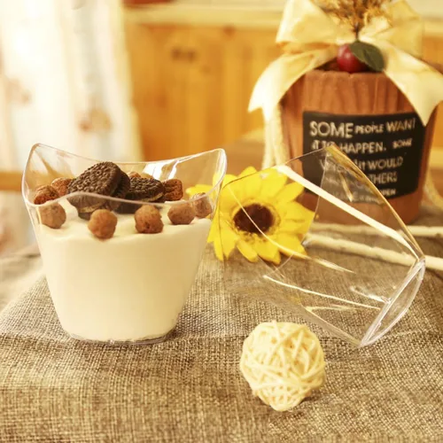 Miniatura 9 de Tosnail Paquete de 50 vasos triangulares de postre de 4 onzas, vasos desechables de plástico con 50 cucharas de postre de plástico