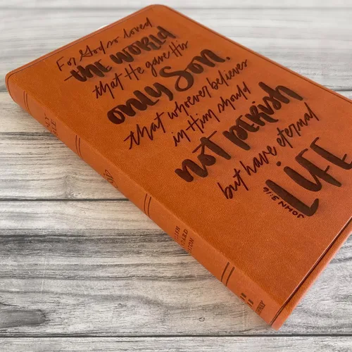Miniatura 3 de JOY CREATIVE Biblia de impresión grande ESV Personalizado con nombre Diseño personalizado con letras a mano y grabado con láser Regalo