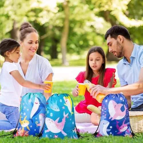 Miniatura 5 de Spiareal Paquete de 18 bolsas de regalo de fiesta de tiburón hawaiano para verano, piscina, tiburón, bolsas de dulces a granel para niños, regalos