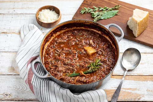 Miniatura 7 de Le Creuset Horno holandés redondo de hierro fundido esmaltado, 5.5 cuartos de galón, Ostión Ostra