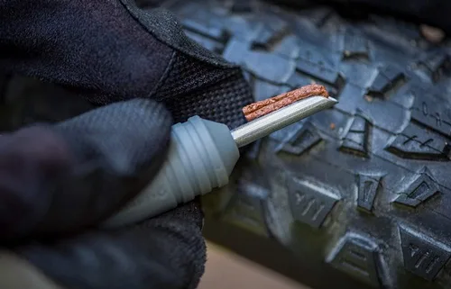 Miniatura 7 de Blackburn Kit de reparación de neumáticos sin cámara para bicicleta Plugger