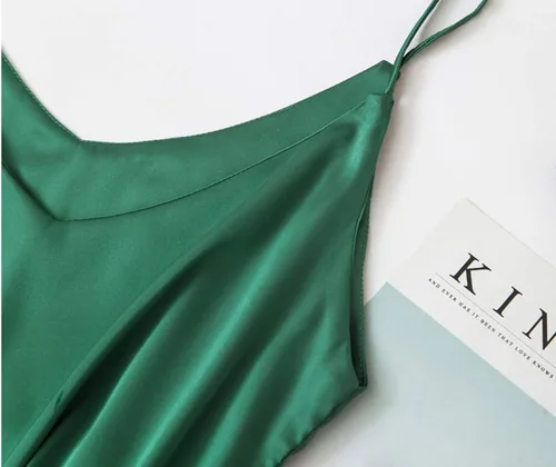 Miniatura 4 de Wantschun Camisola de satén de seda para mujer, camiseta sin mangas con tirantes delgados, camiseta sin mangas con cuello en V, tirantes delgados
