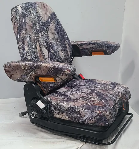 Miniatura 2 de Asientos de tractor DSC hechos para asientos de suspensión de tractor de lujo con bolsa de documentos y reposabrazos ajustable. camuflaje MC2G.
