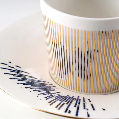 Juego de tazas de café, taza de espejo y platillo creativo de lujo, taza de imagen invertida, taza de té de porcelana con incrustaciones doradas,