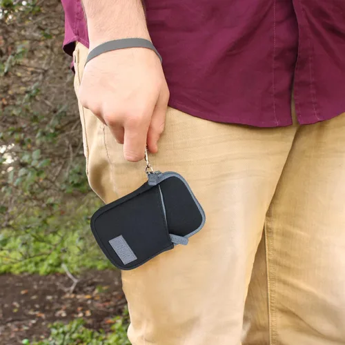 Miniatura 3 de USA Gear Funda pequeña para cámara digital con correa para la muñeca, presilla para cinturón - Funda pequeña y compacta para cámara compatible