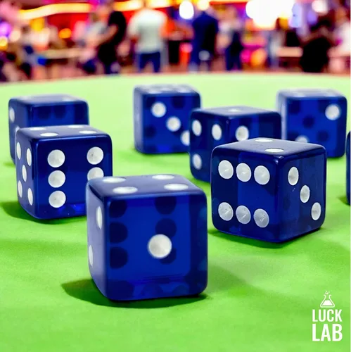 Miniatura 5 de Luck Lab Paquete de 10 dados de 19 mm - Dados D6 acrílicos y translúcidos, cuadrados con bordes redondeados para casino, craps, juegos de mesa RPG