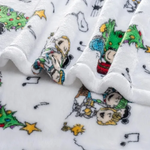 Miniatura 7 de Berkshire Blanket Peanuts® VelvetLoft® - Manta de felpa de Snoopy con lindo personaje, Gang Oh Christmas Tree White (60 x 70 pulgadas)