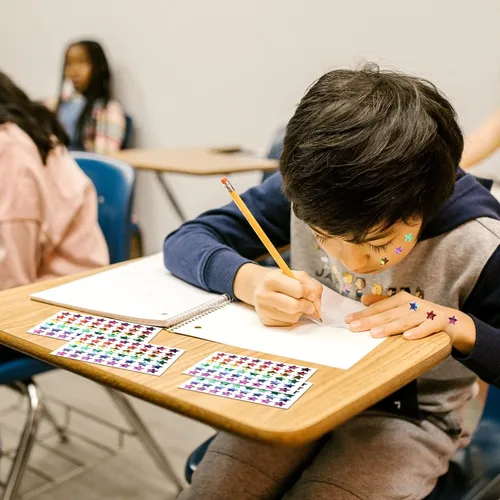Miniatura 6 de 2400 calcomanías de estrellas para niños – Calcomanías holográficas de estrellas de recompensa para tabla de comportamiento, escuela, aula
