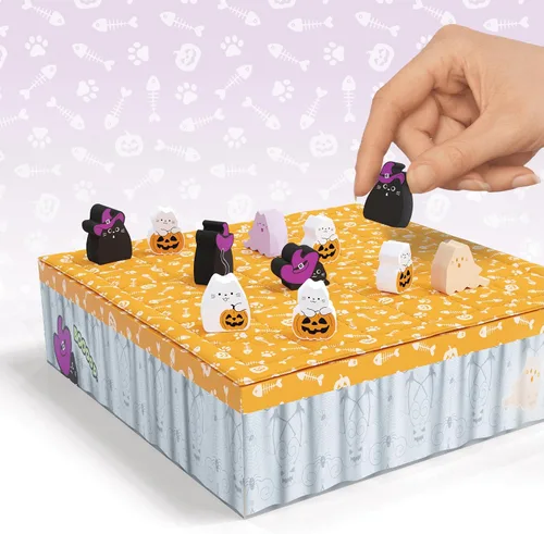 Miniatura 4 de BOOoop de Smirk & Dagger: Adorable juego de mesa de estrategia para 2 jugadores, con 34 piezas de gatos y gatitos, edición de Halloween con nuevos