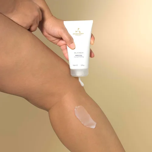 Miniatura 8 de Aromatherapy Associates Gel muscular antiestrés. Gel eficaz para calmar el cuerpo. Mezclado con aceites esenciales de romero, jengibre y pimienta